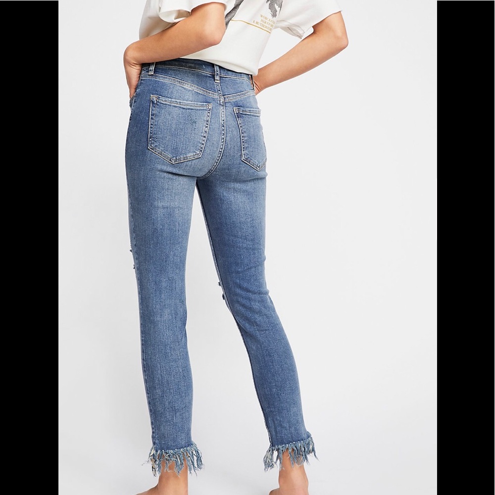🥳HP🥳Free People skinny jeans.🔥🔥🔥🔥🔥 - Picture 2 of 6